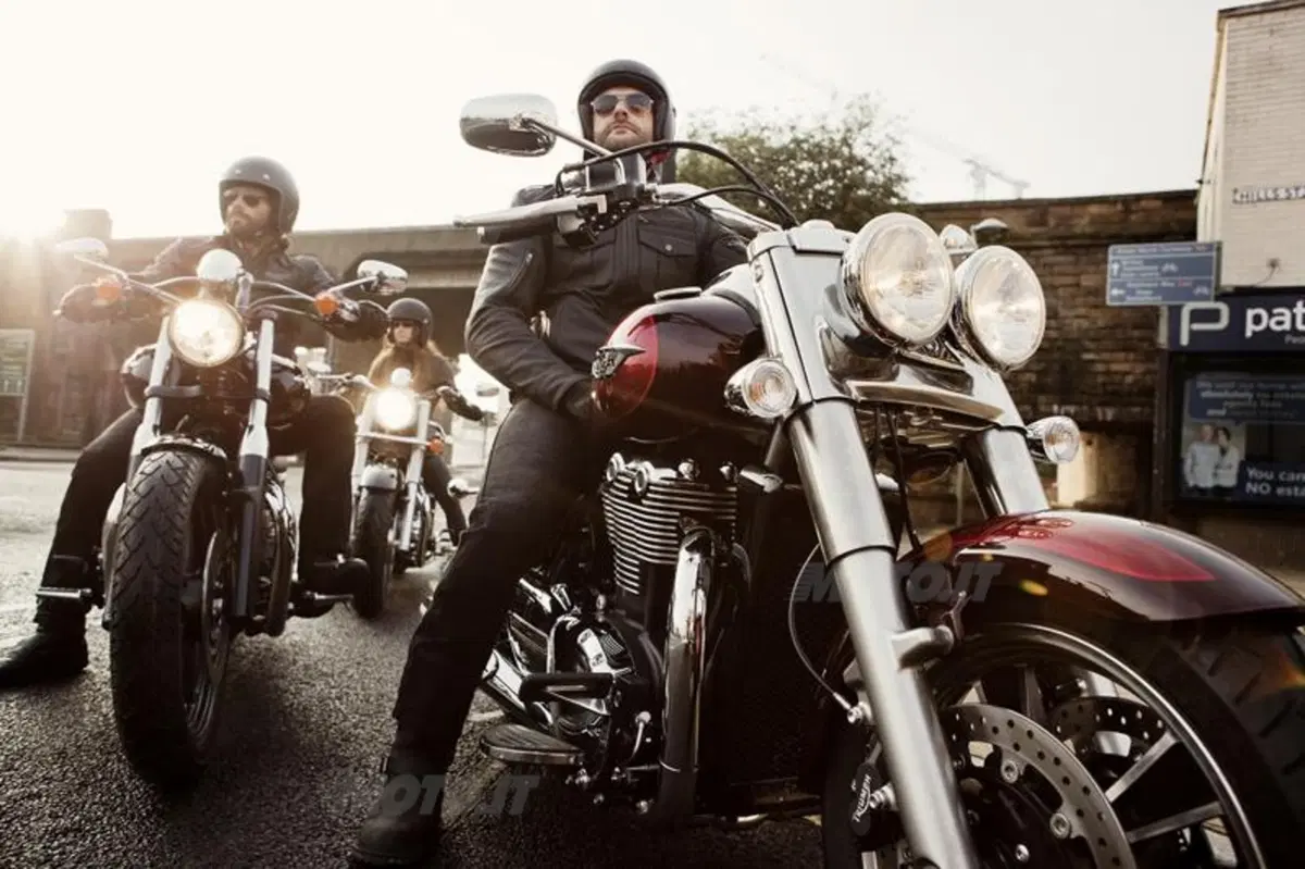 EICMA 2013: Triumph Thunderbird Commander e LT (4)