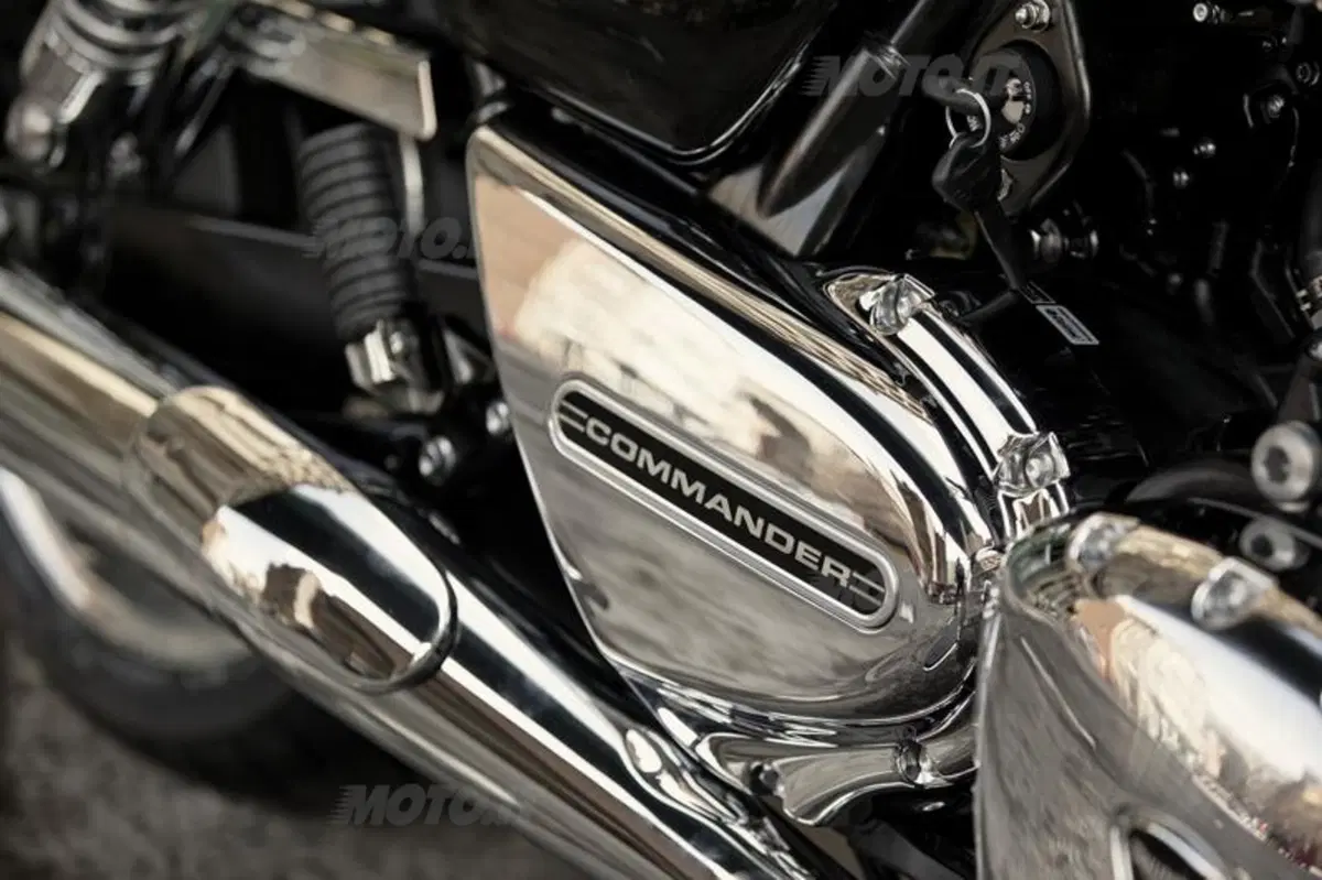 EICMA 2013: Triumph Thunderbird Commander e LT (6)