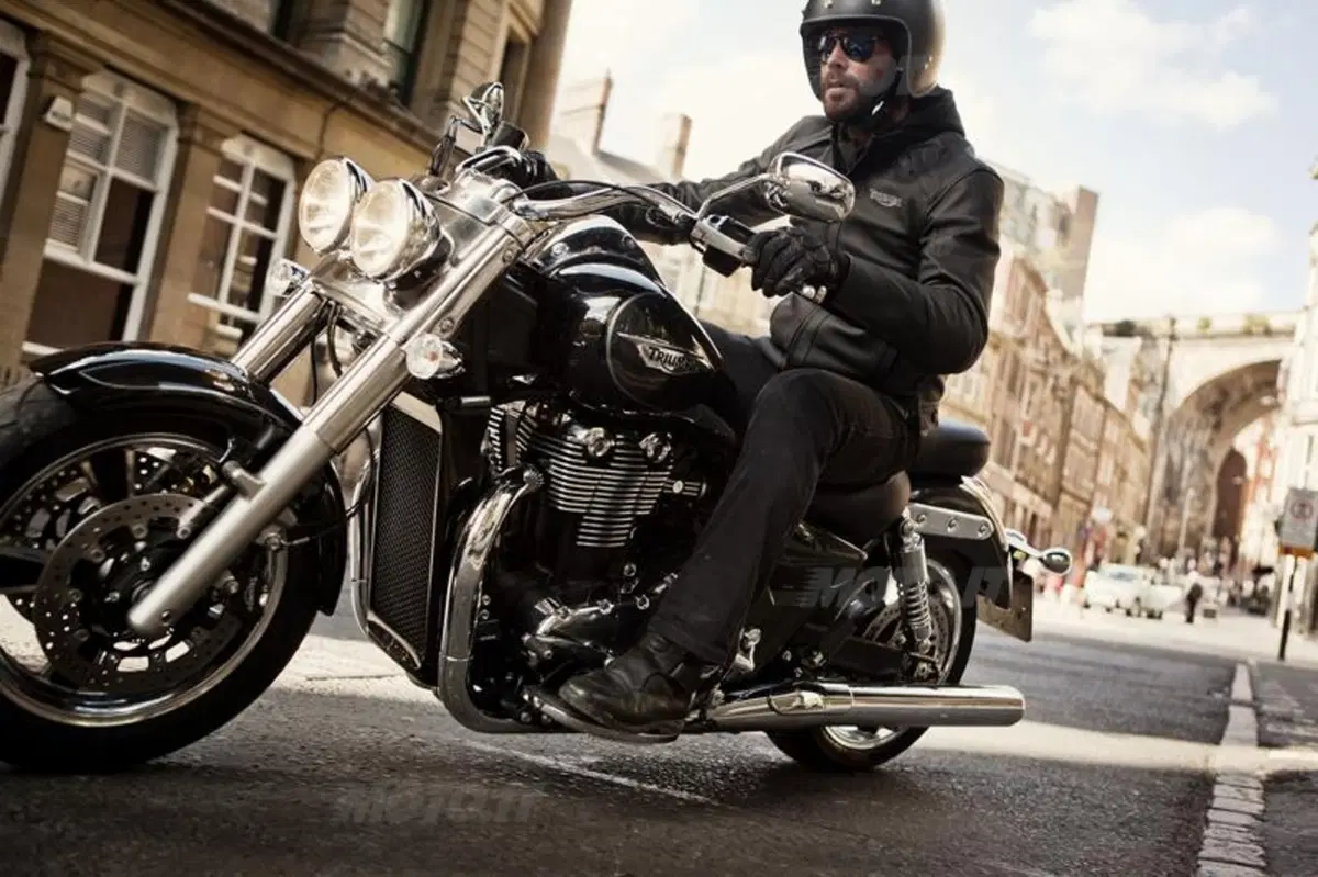 EICMA 2013: Triumph Thunderbird Commander e LT (10)
