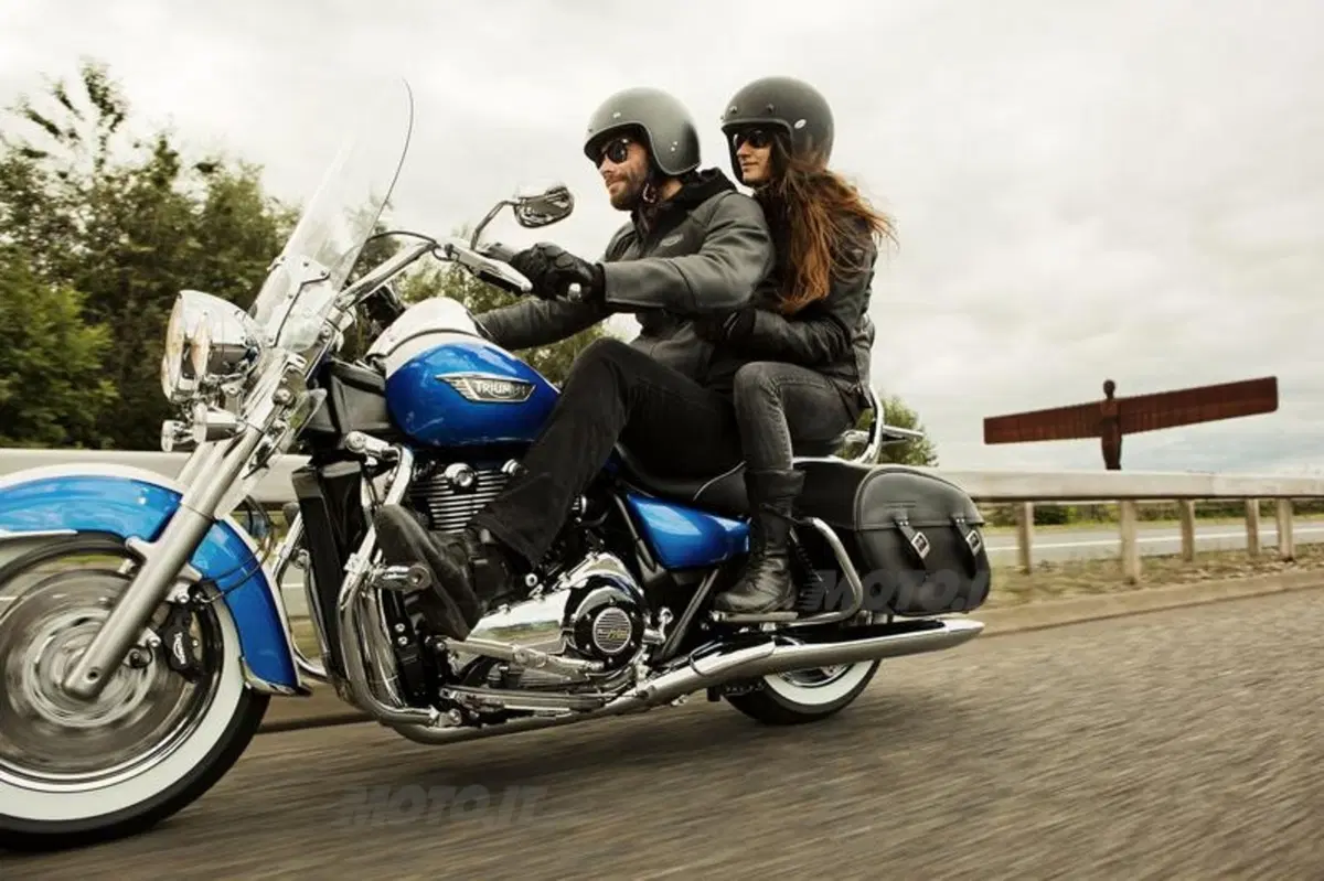 EICMA 2013: Triumph Thunderbird Commander e LT (16)