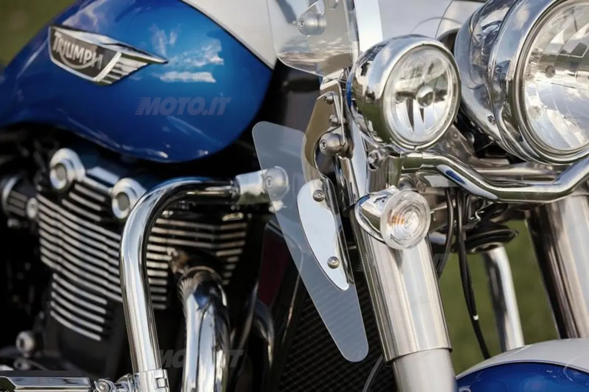 EICMA 2013: Triumph Thunderbird Commander e LT (21)
