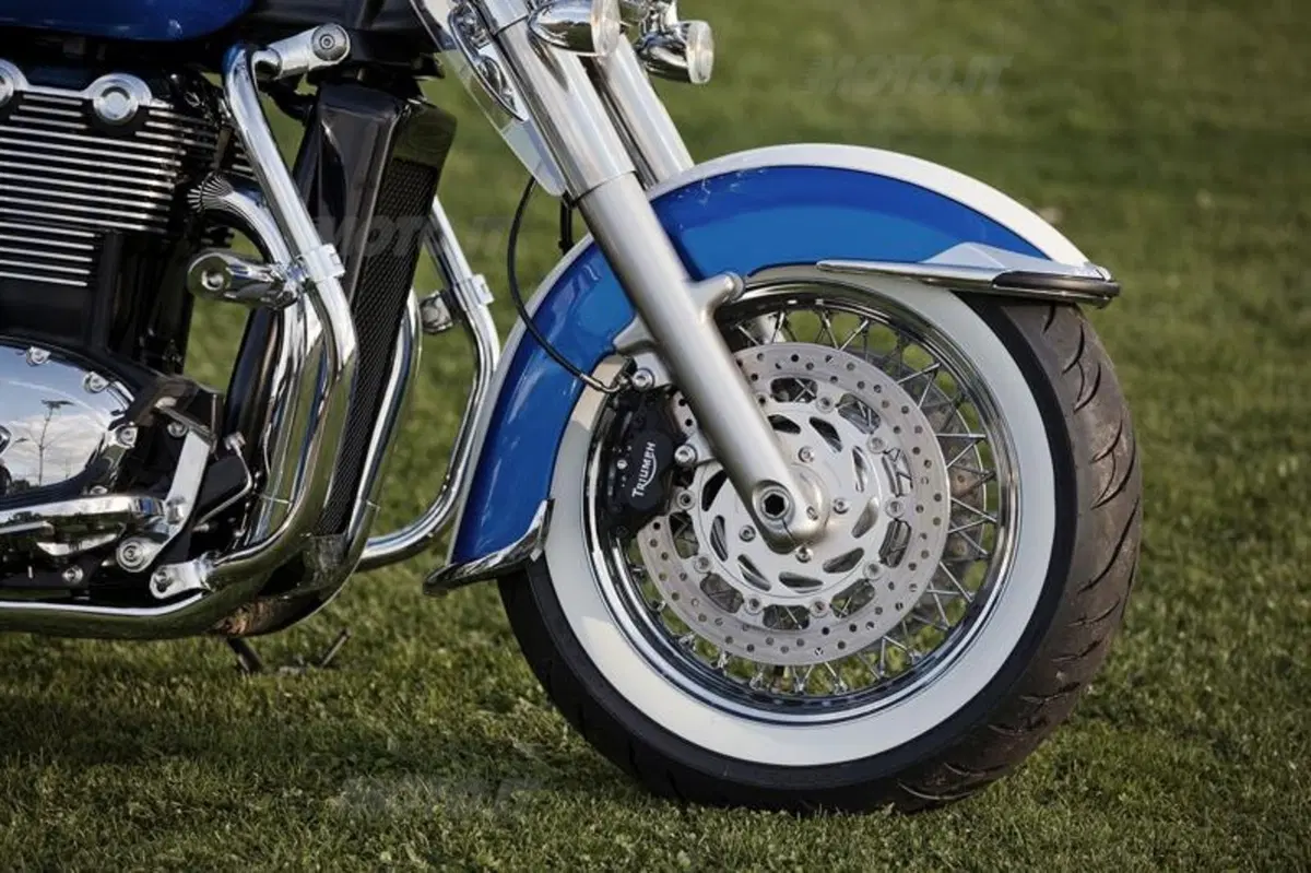 EICMA 2013: Triumph Thunderbird Commander e LT (23)