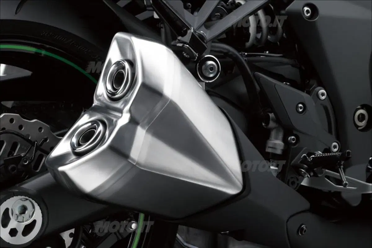 EICMA 2013: Kawasaki Z1000 (7)