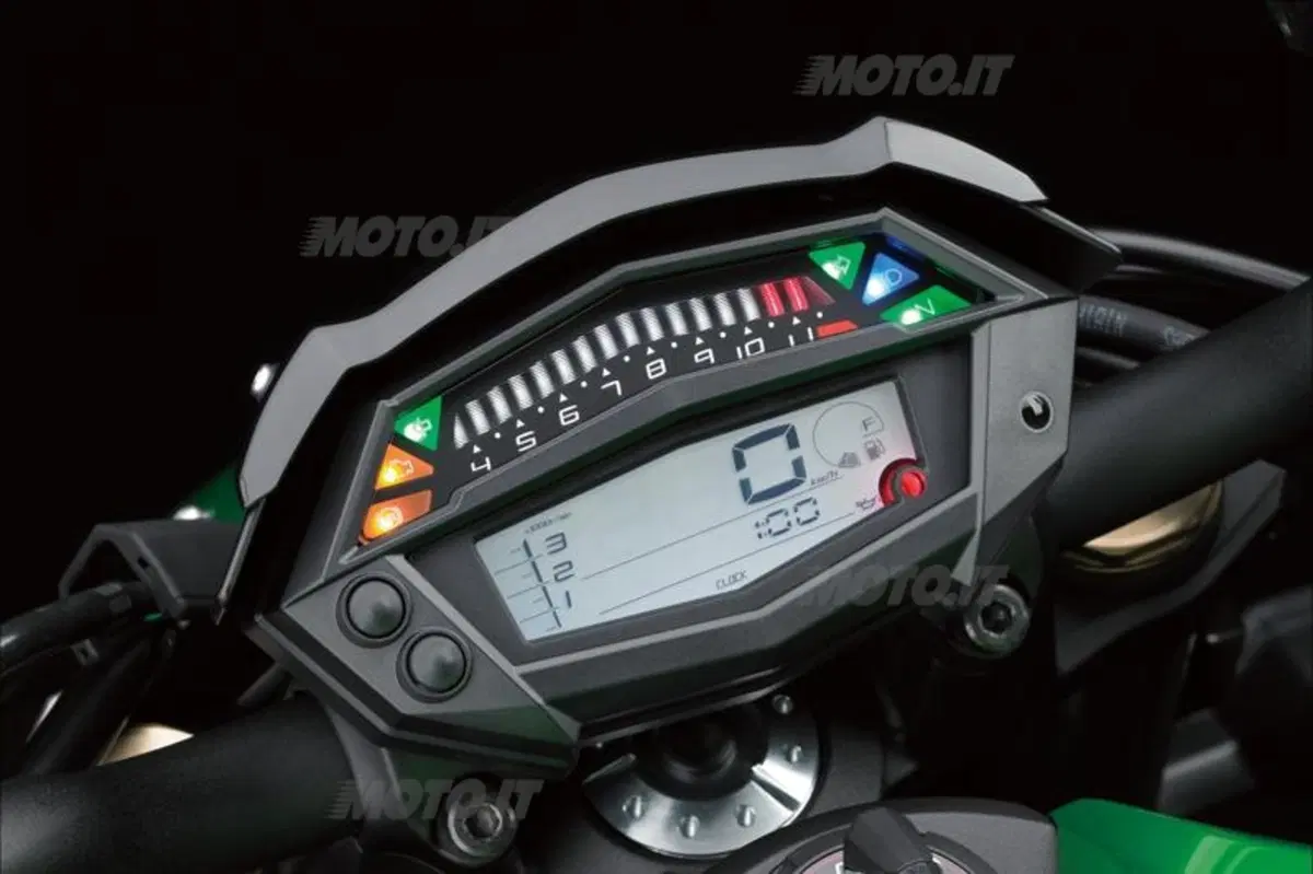EICMA 2013: Kawasaki Z1000 (9)