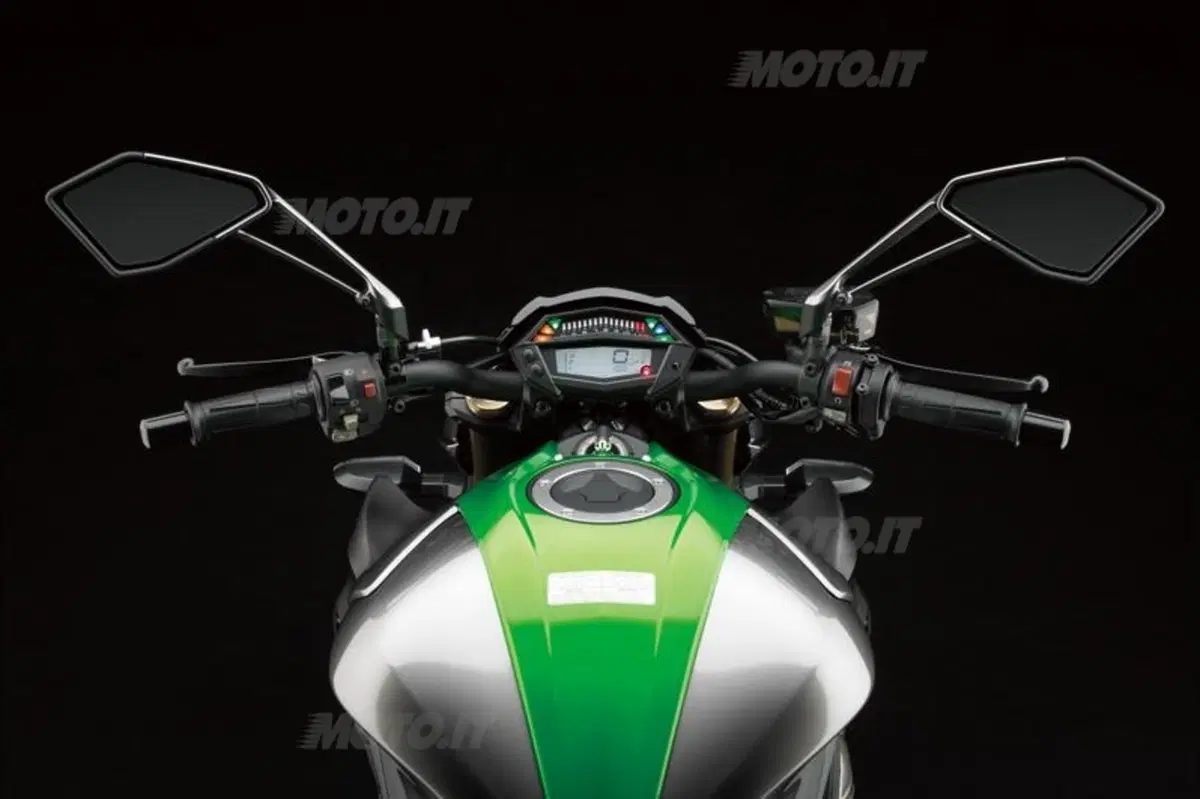 EICMA 2013: Kawasaki Z1000 (10)