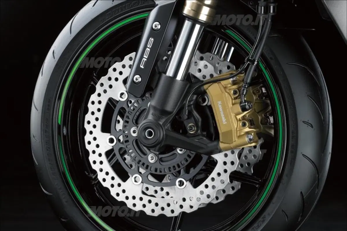 EICMA 2013: Kawasaki Z1000 (11)
