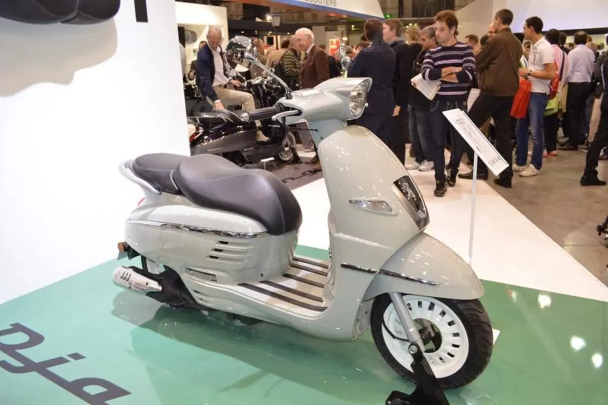 EICMA 2013: Peugeot Django