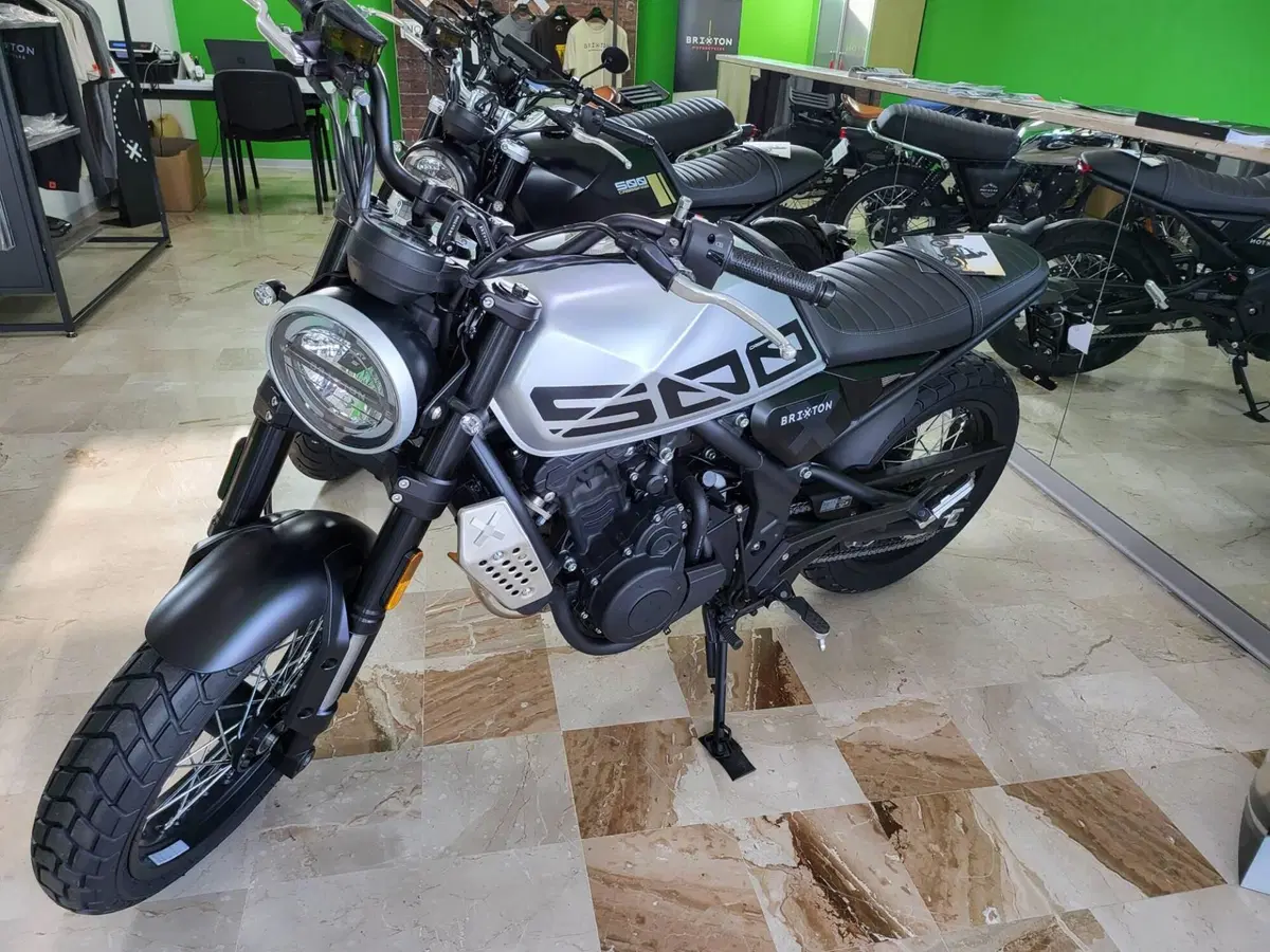 Brixton Motorcycles Crossfire 500 X (2021 - 26) (2)