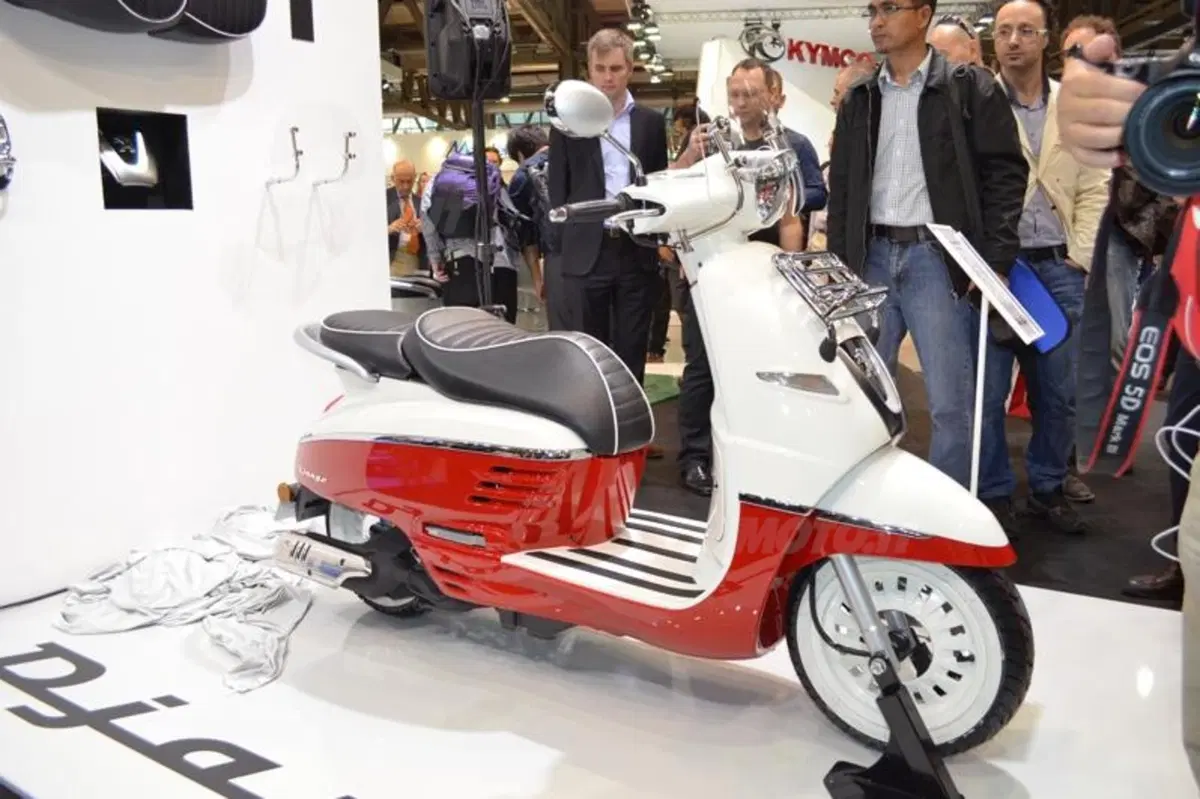 EICMA 2013: Peugeot Django (5)