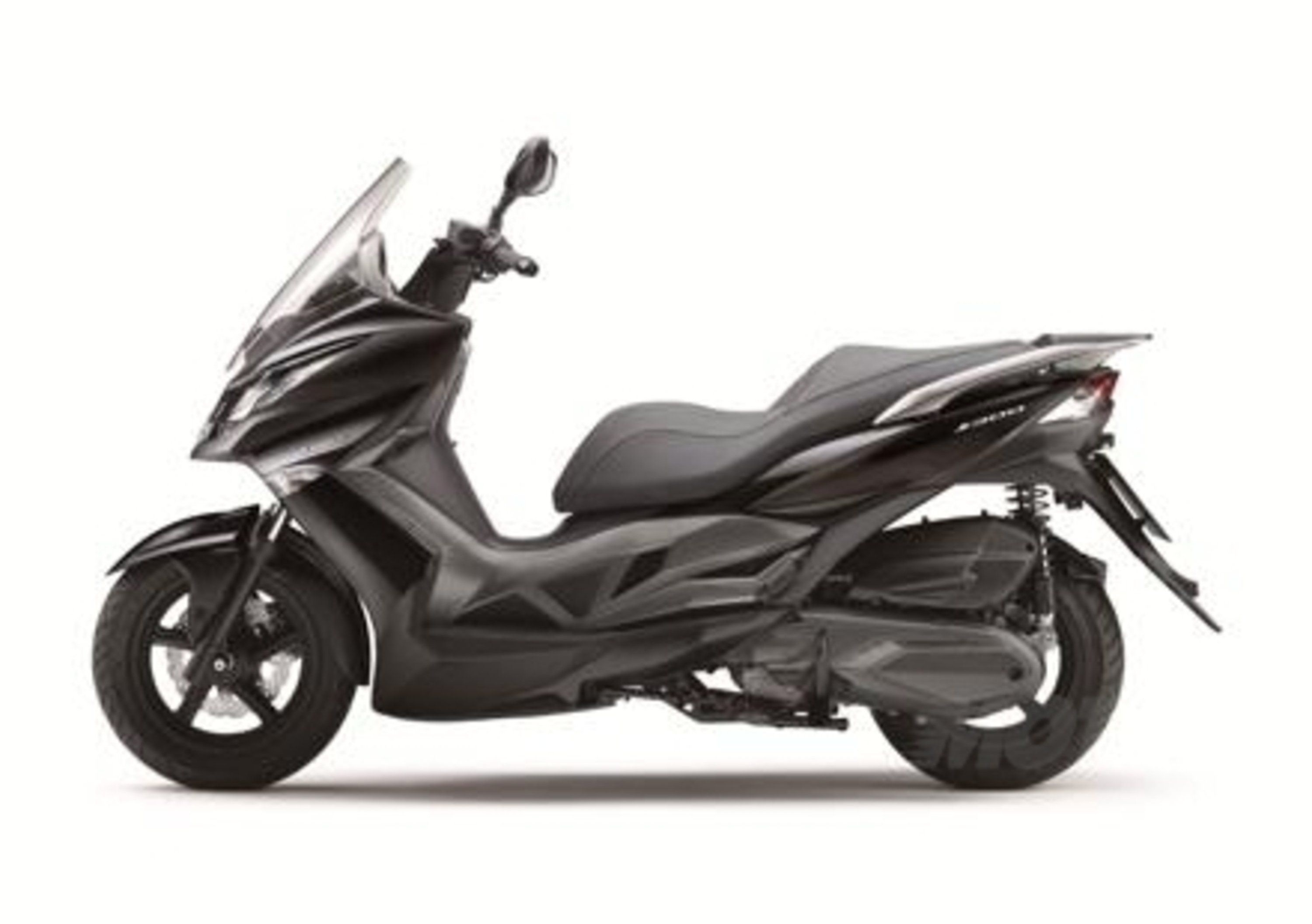 Kawasaki offre 4 anni di garanzia e bauletto in omaggio per lo scooter J300