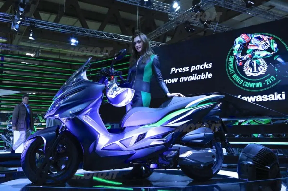 EICMA 2013: Kawasaki J300 (15)