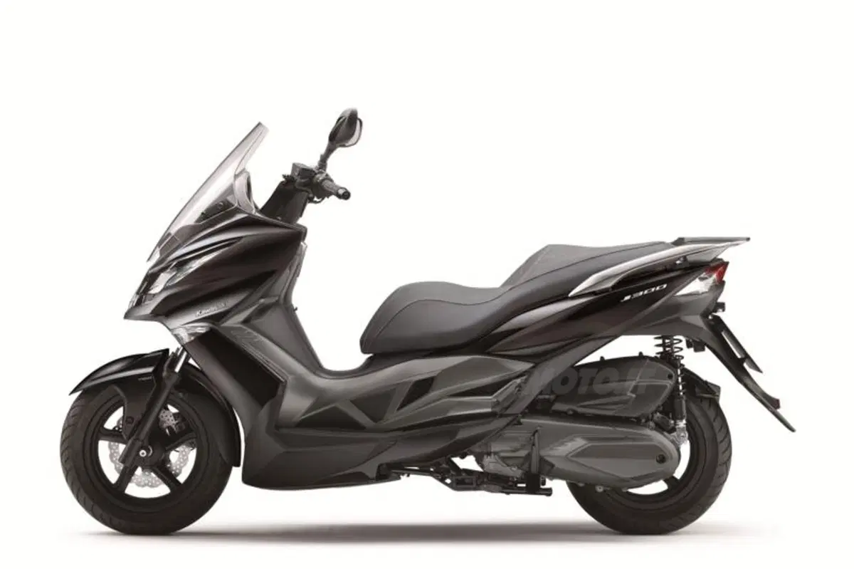 EICMA 2013: Kawasaki J300 (16)