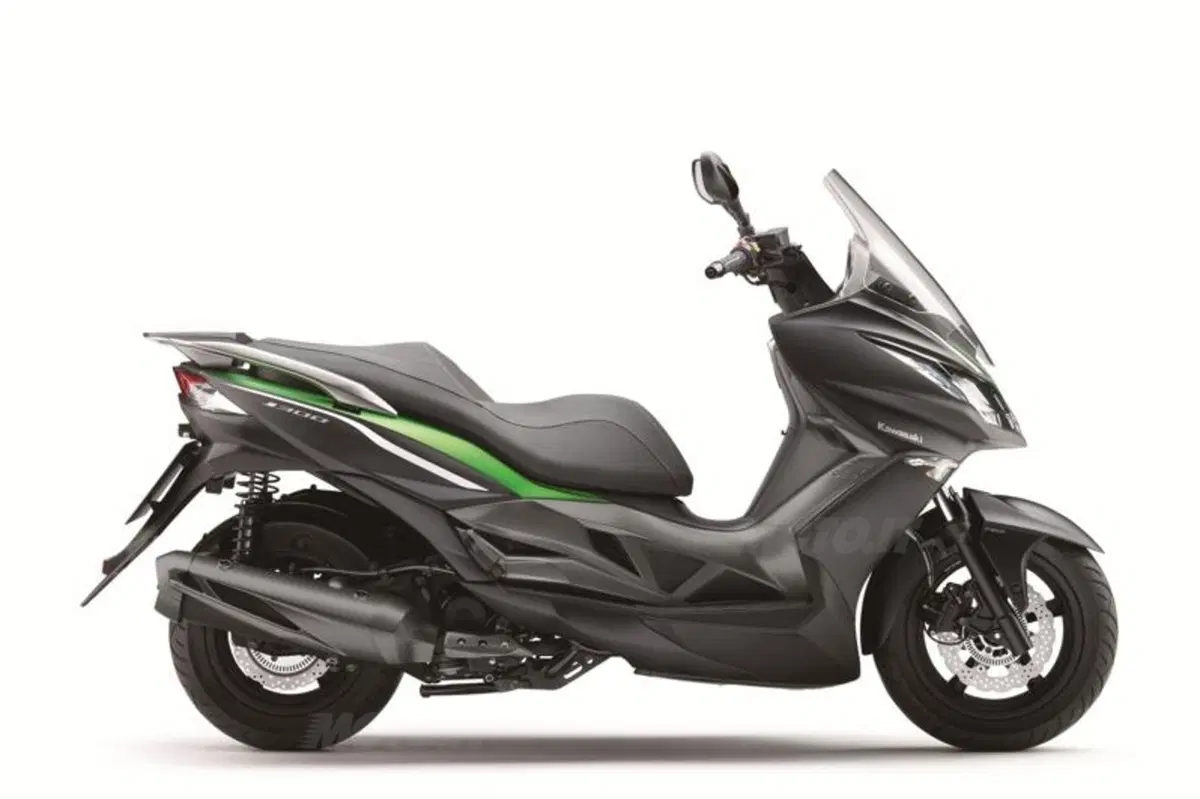 EICMA 2013: Kawasaki J300 (19)