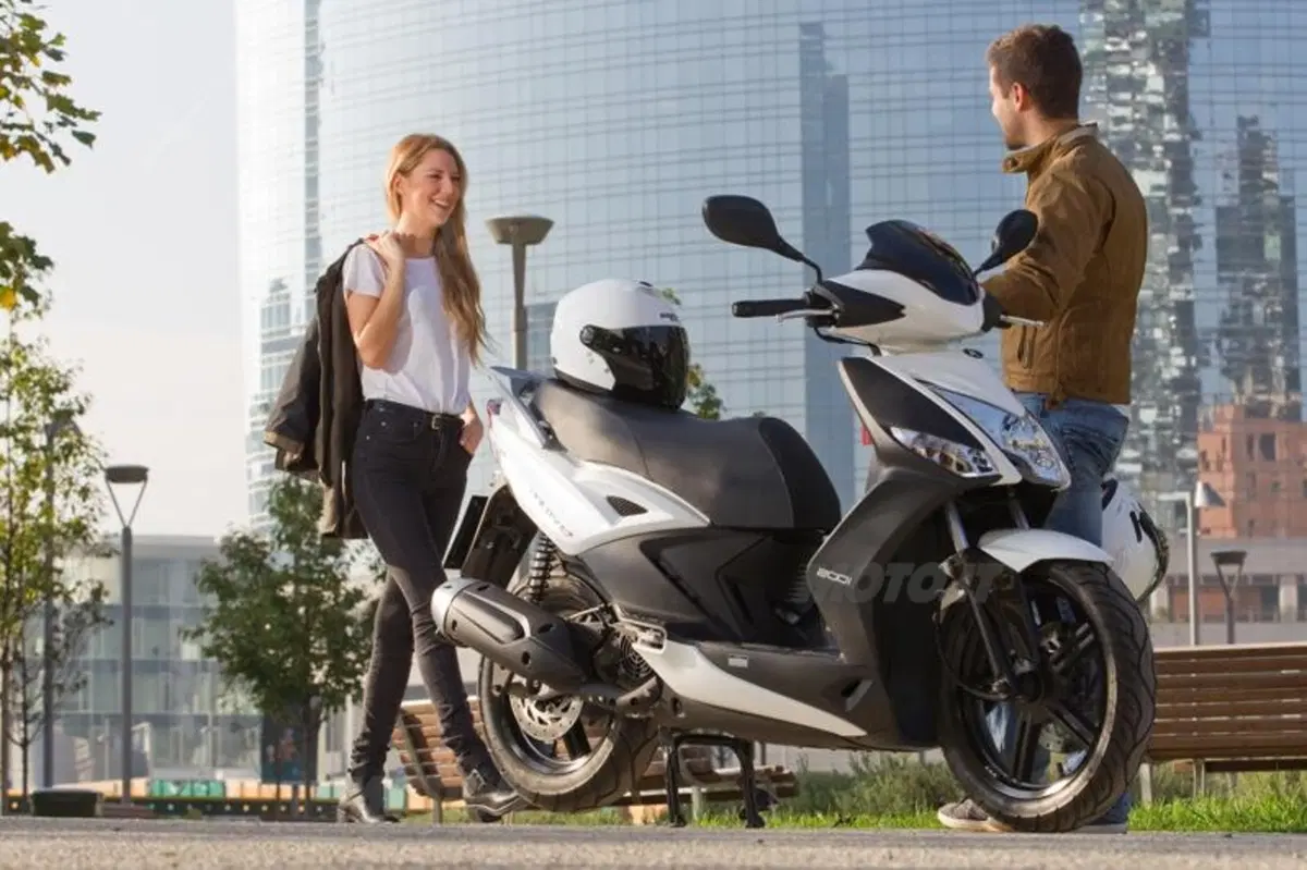 EICMA 2013: Kymco Agility 125-200i R16 Plus (6)