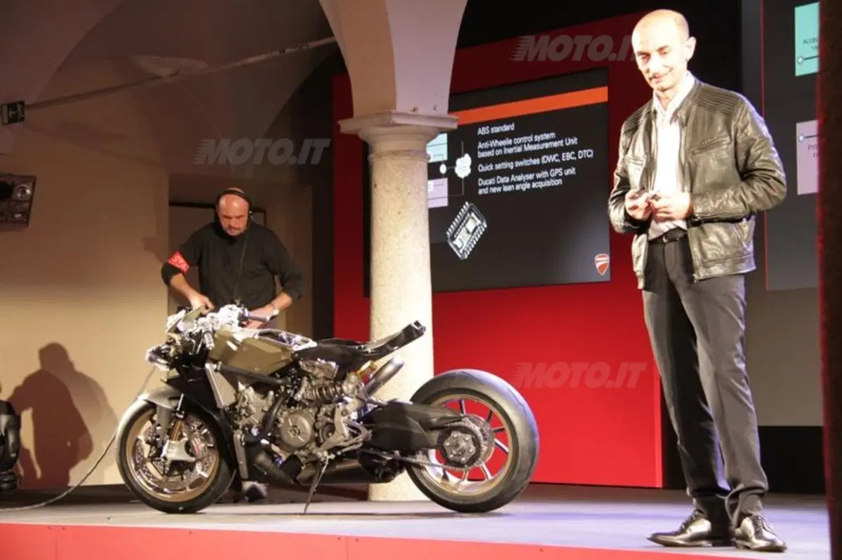 EICMA 2013: Ducati Monster 1200 e 1200S (2)