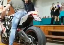 Basta una Aprilia per trasformare un tavolo in un missile [VIDEO VIRALE]