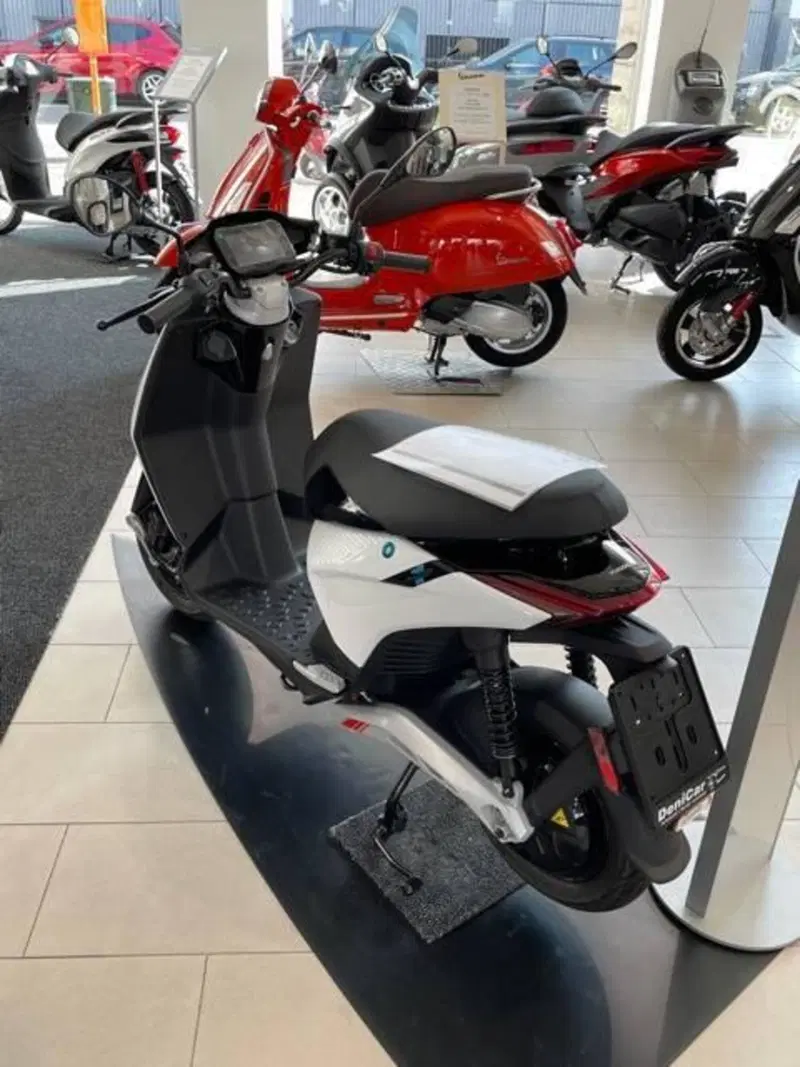 Piaggio 1 Active (2022 - 26) (8)
