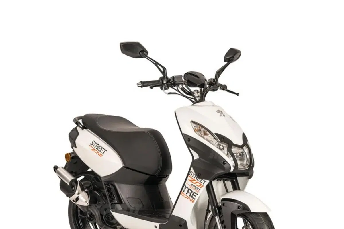 EICMA 2013. Peugeot Streetzone (2)
