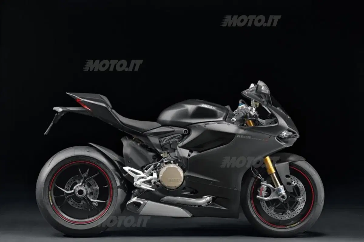 EICMA 2013: Ducati 1199 Panigale S Dark Stealth (2)