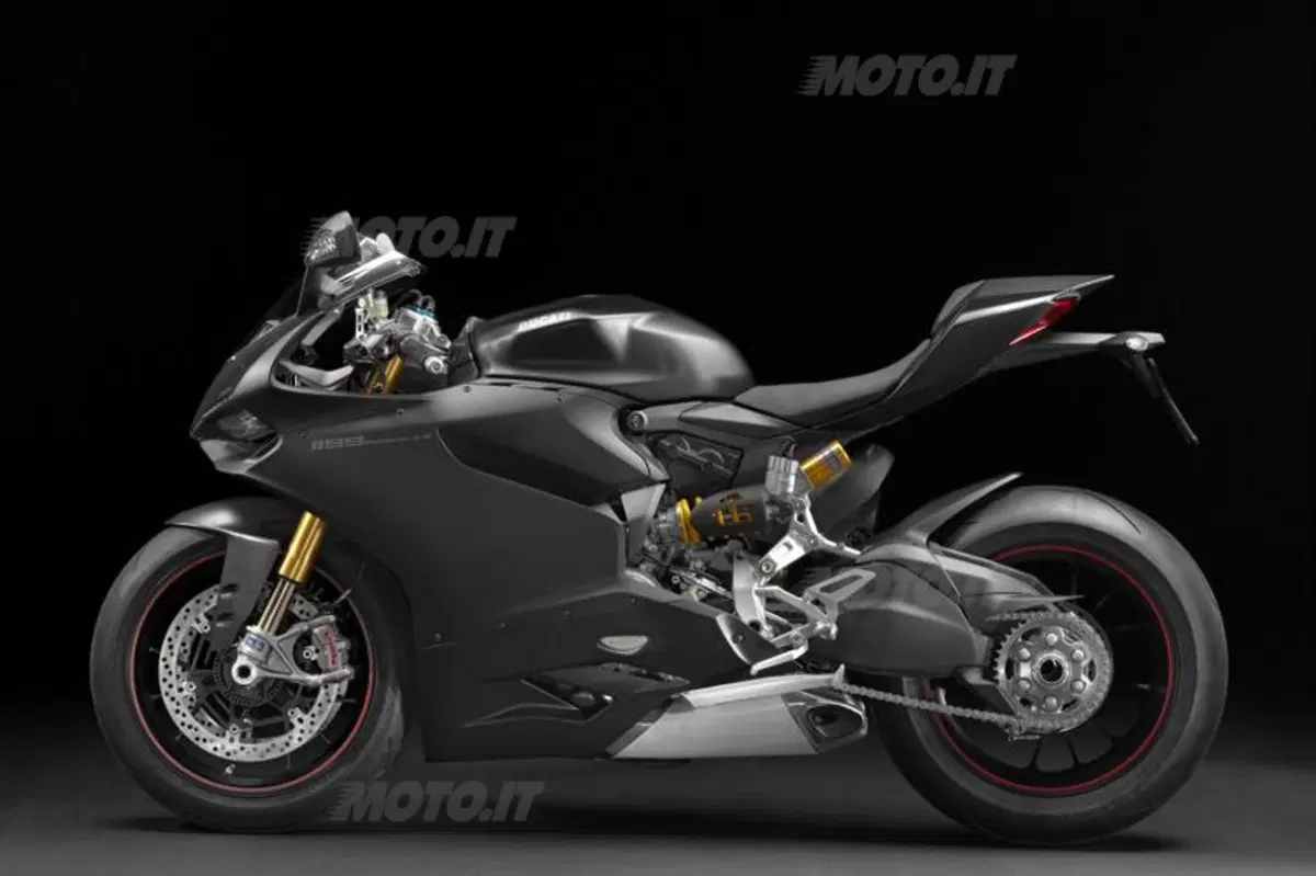 EICMA 2013: Ducati 1199 Panigale S Dark Stealth (3)