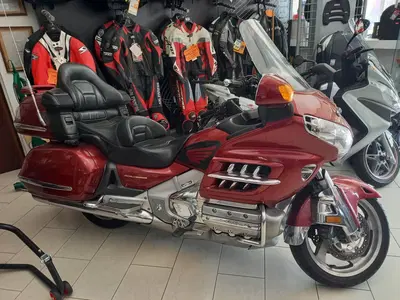 Honda GL 1800 Gold Wing (2000 - 05) usata