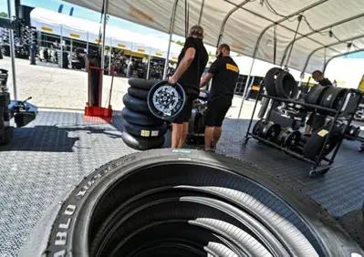 SBK 2021. Pirelli: “ Portimao, pista calda e abrasiva non adatta alla SCX”
