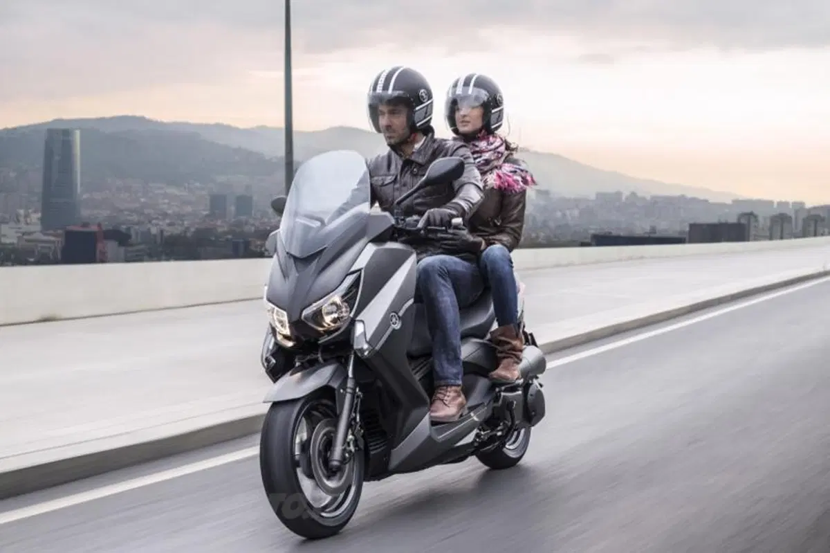 EICMA 2013: Yamaha X-Max 125 e 250 (2)