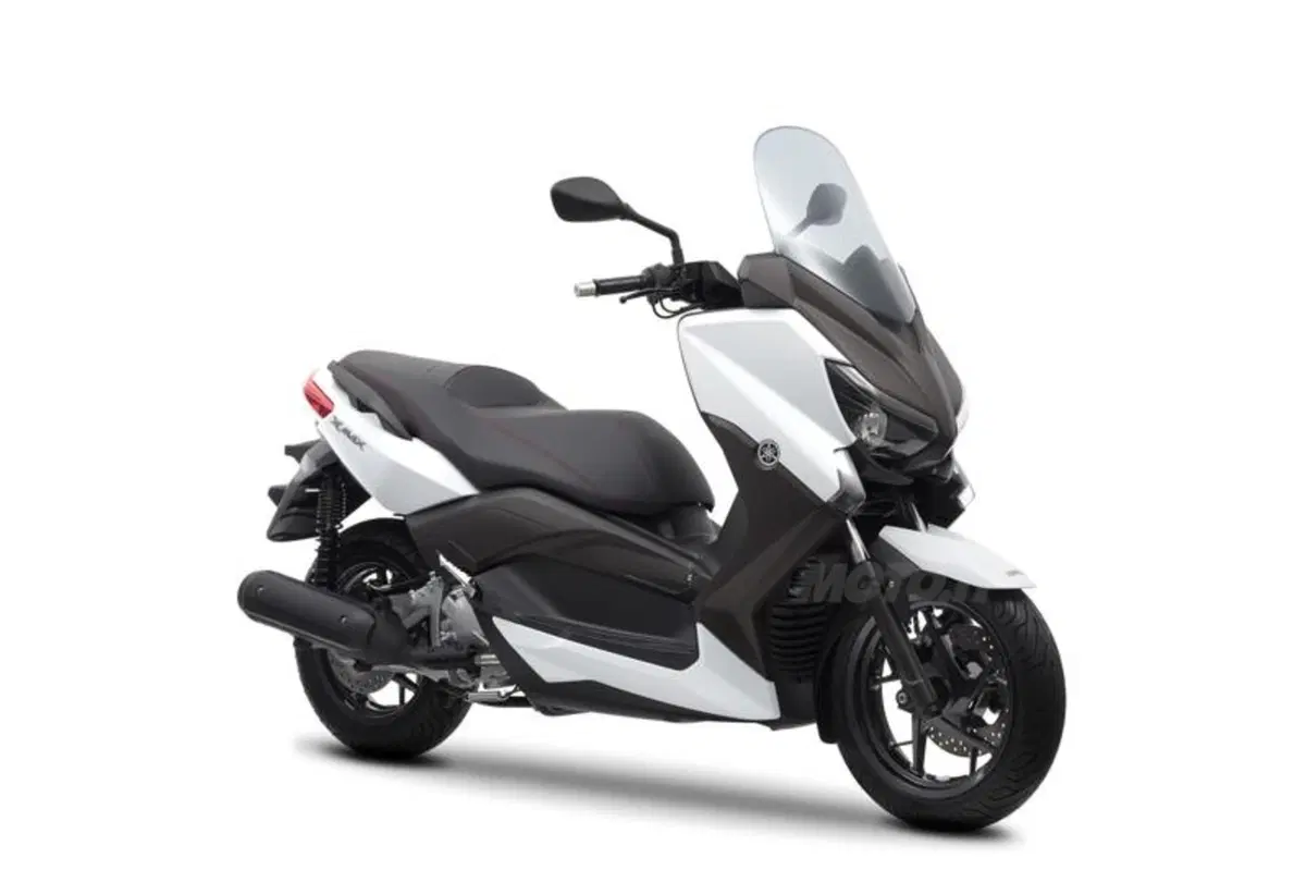 EICMA 2013: Yamaha X-Max 125 e 250 (4)