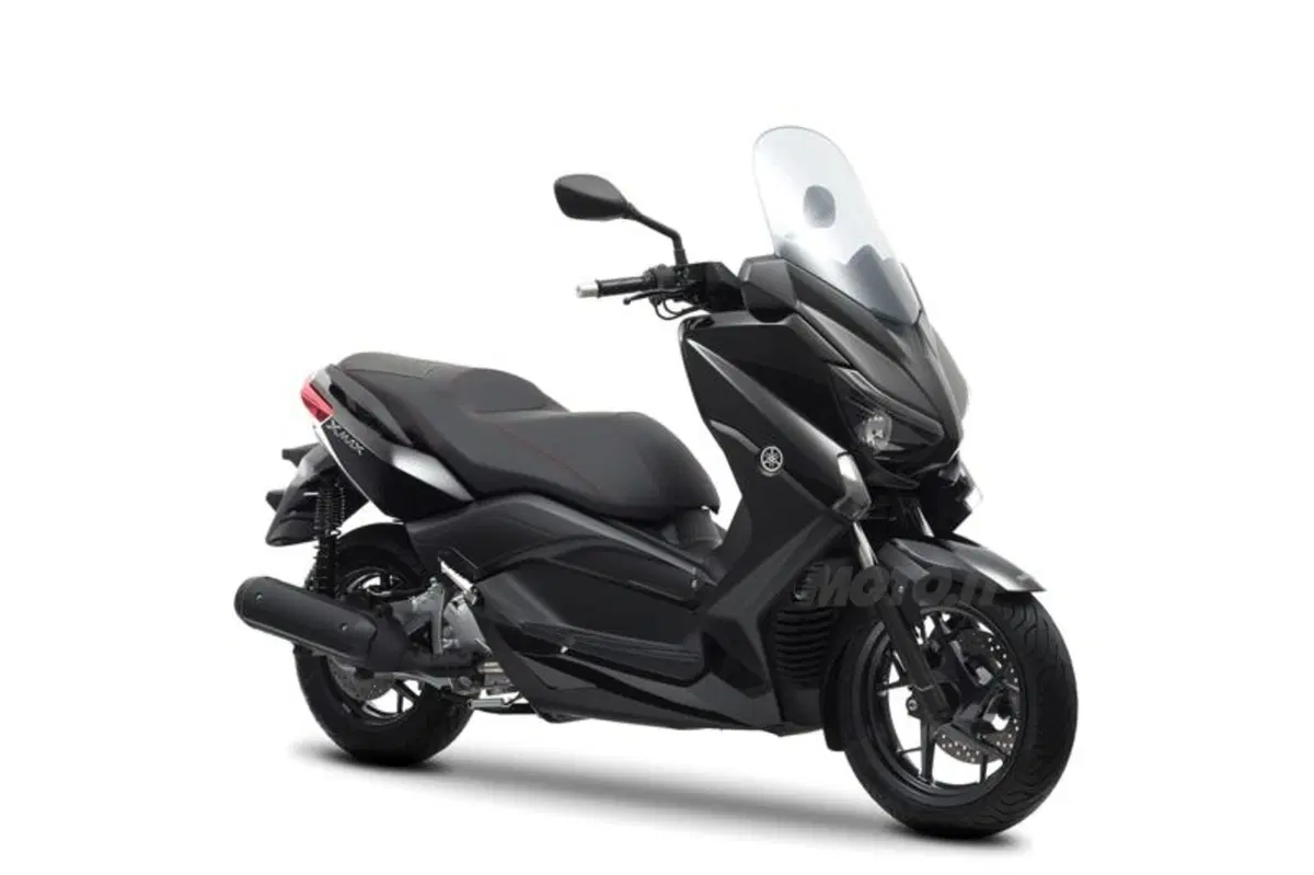 EICMA 2013: Yamaha X-Max 125 e 250 (6)