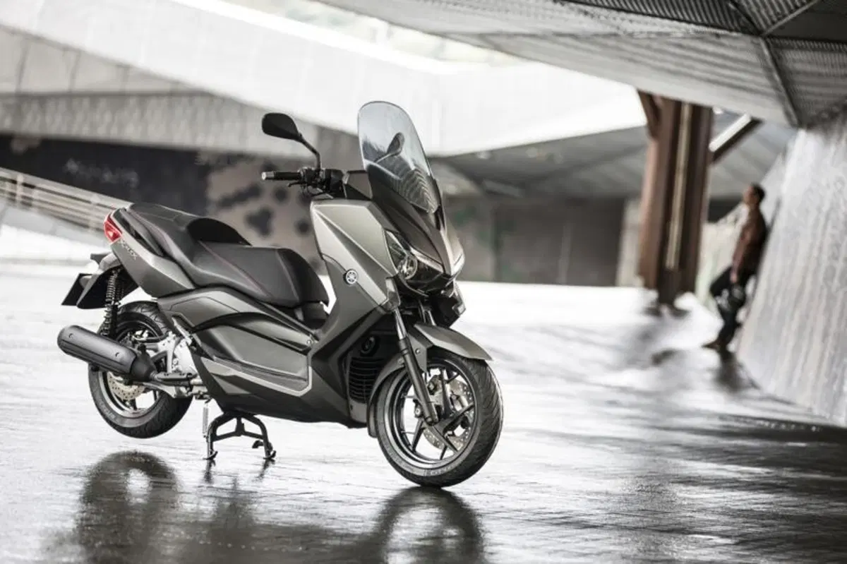 EICMA 2013: Yamaha X-Max 125 e 250 (11)