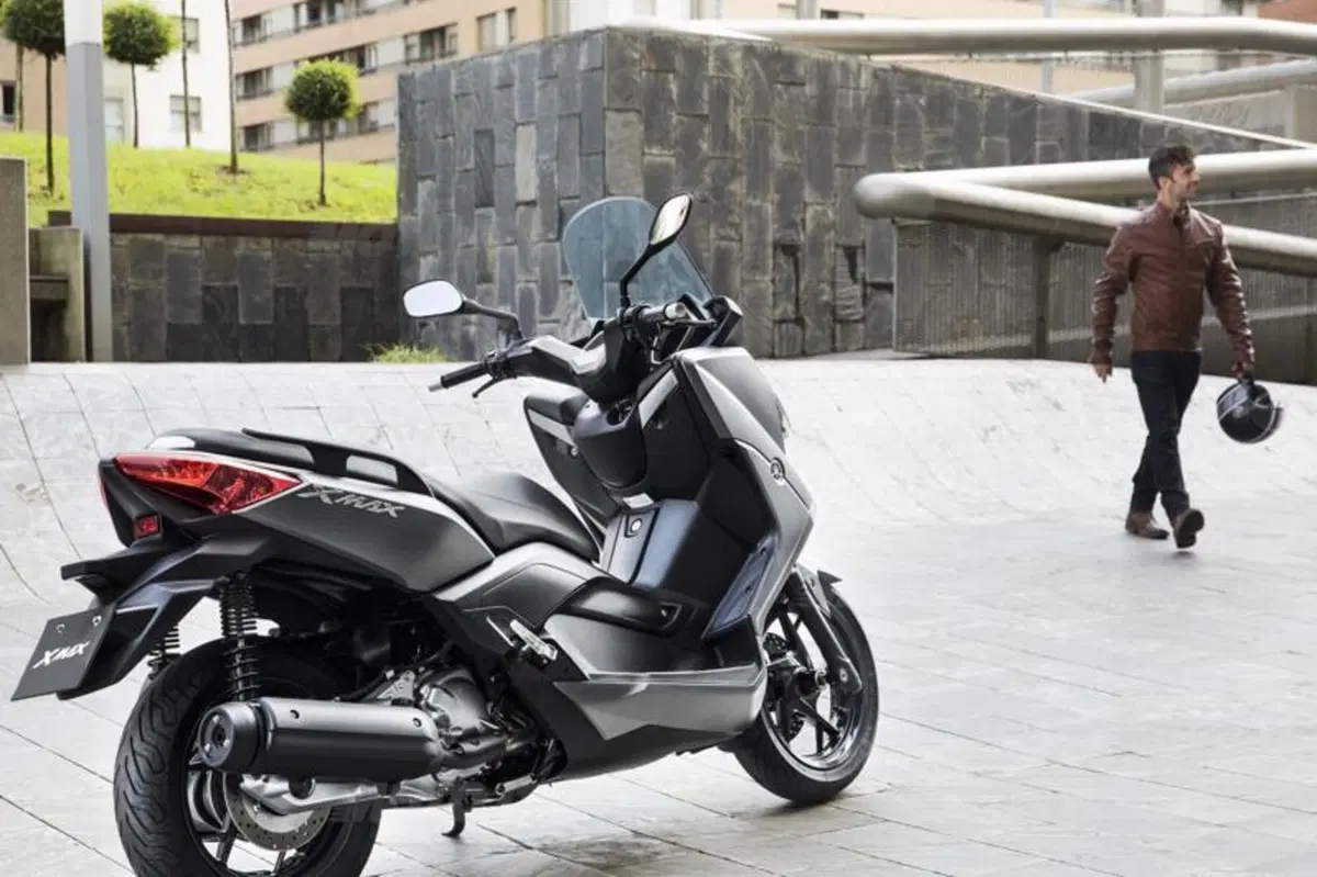 EICMA 2013: Yamaha X-Max 125 e 250 (12)