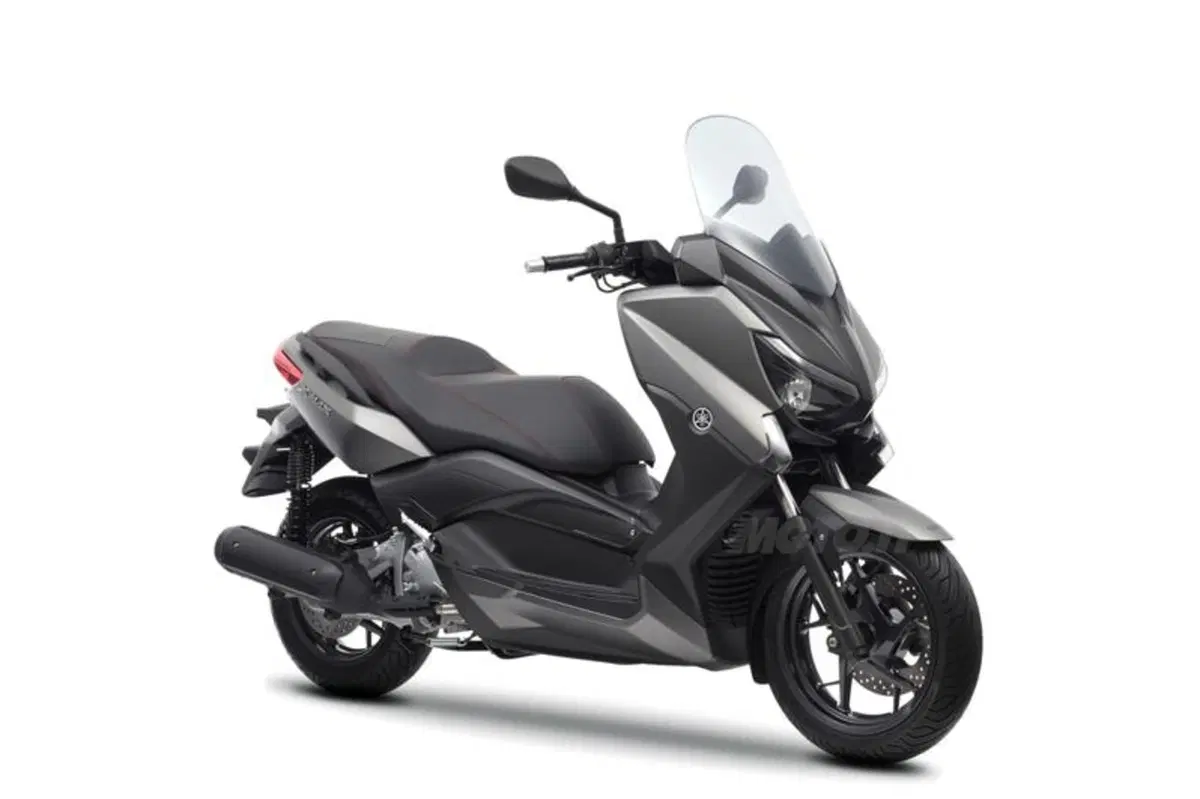 EICMA 2013: Yamaha X-Max 125 e 250 (13)