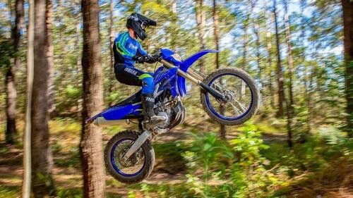 Yamaha WR250F e WR450F 2022. Cambiano così le due enduro  (7)