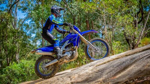 Yamaha WR250F e WR450F 2022. Cambiano così le due enduro  (5)