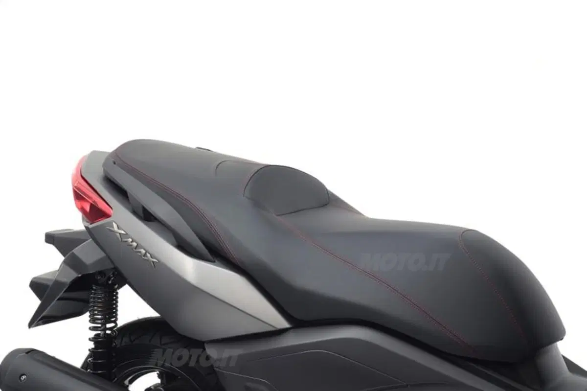 EICMA 2013: Yamaha X-Max 125 e 250 (19)