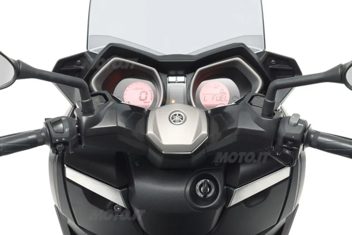 EICMA 2013: Yamaha X-Max 125 e 250 (20)