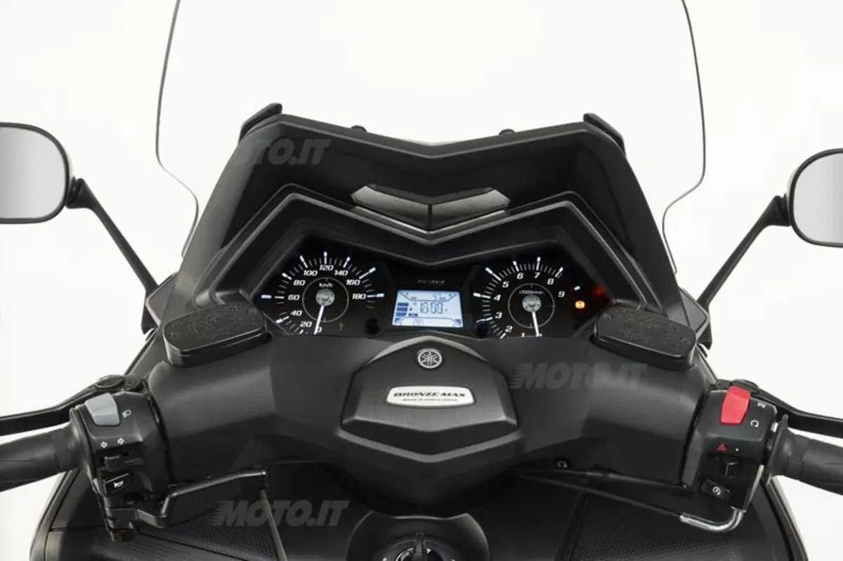 EICMA 2013: Yamaha T-Max Bronze MAX (4)