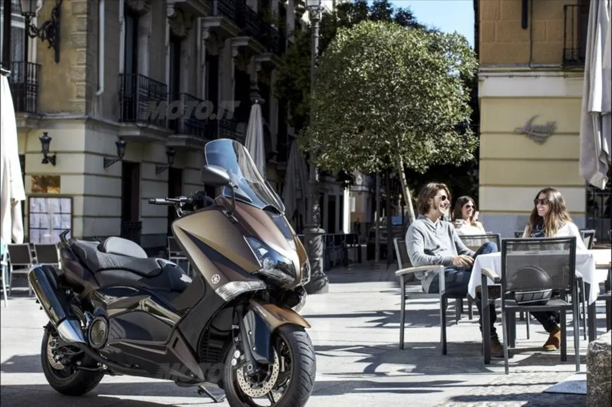 EICMA 2013: Yamaha T-Max Bronze MAX (8)