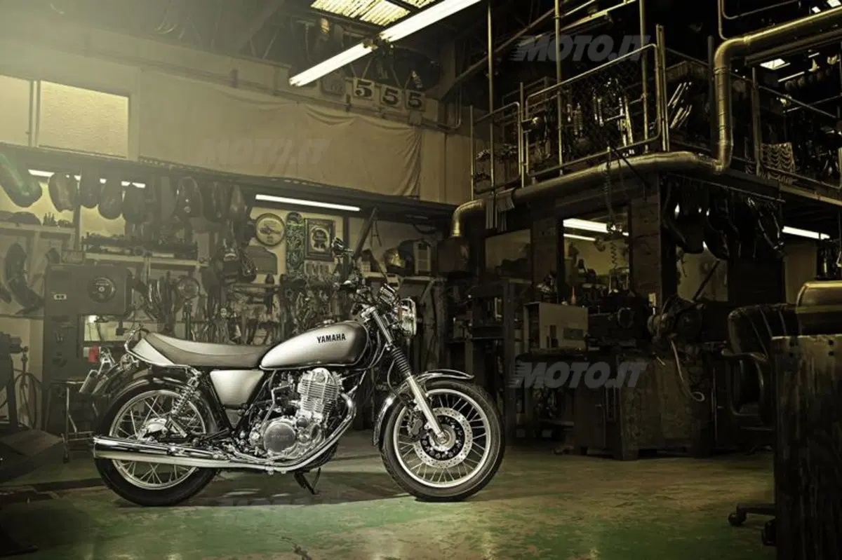 EICMA 2013: Yamaha SR400 (4)