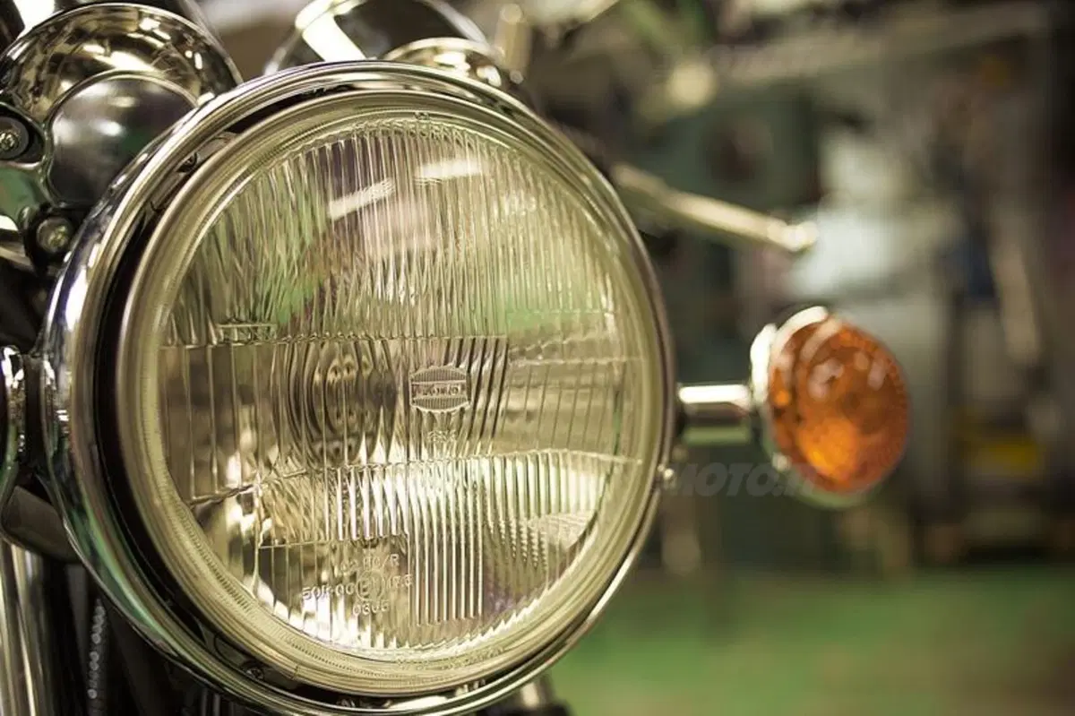 EICMA 2013: Yamaha SR400 (15)