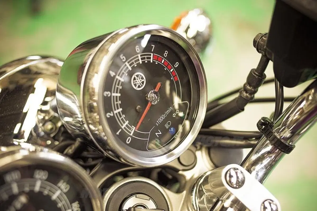 EICMA 2013: Yamaha SR400 (19)