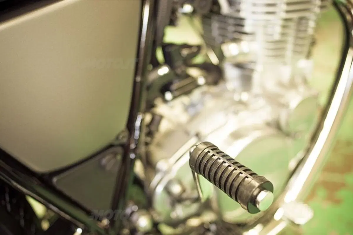 EICMA 2013: Yamaha SR400 (22)