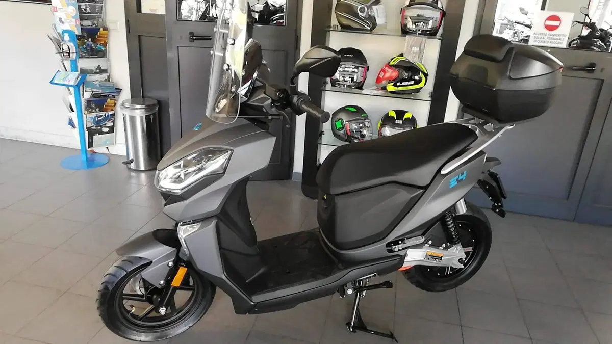 Lifan E4 L1e (2021 - 26) (2)