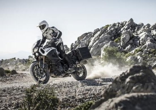 EICMA 2013: Yamaha XT1200ZE Super Ténéré, con sospensioni elettroniche