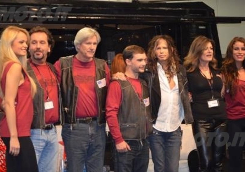 Steven Tyler ad EICMA in sella ad una Dirico Speedster