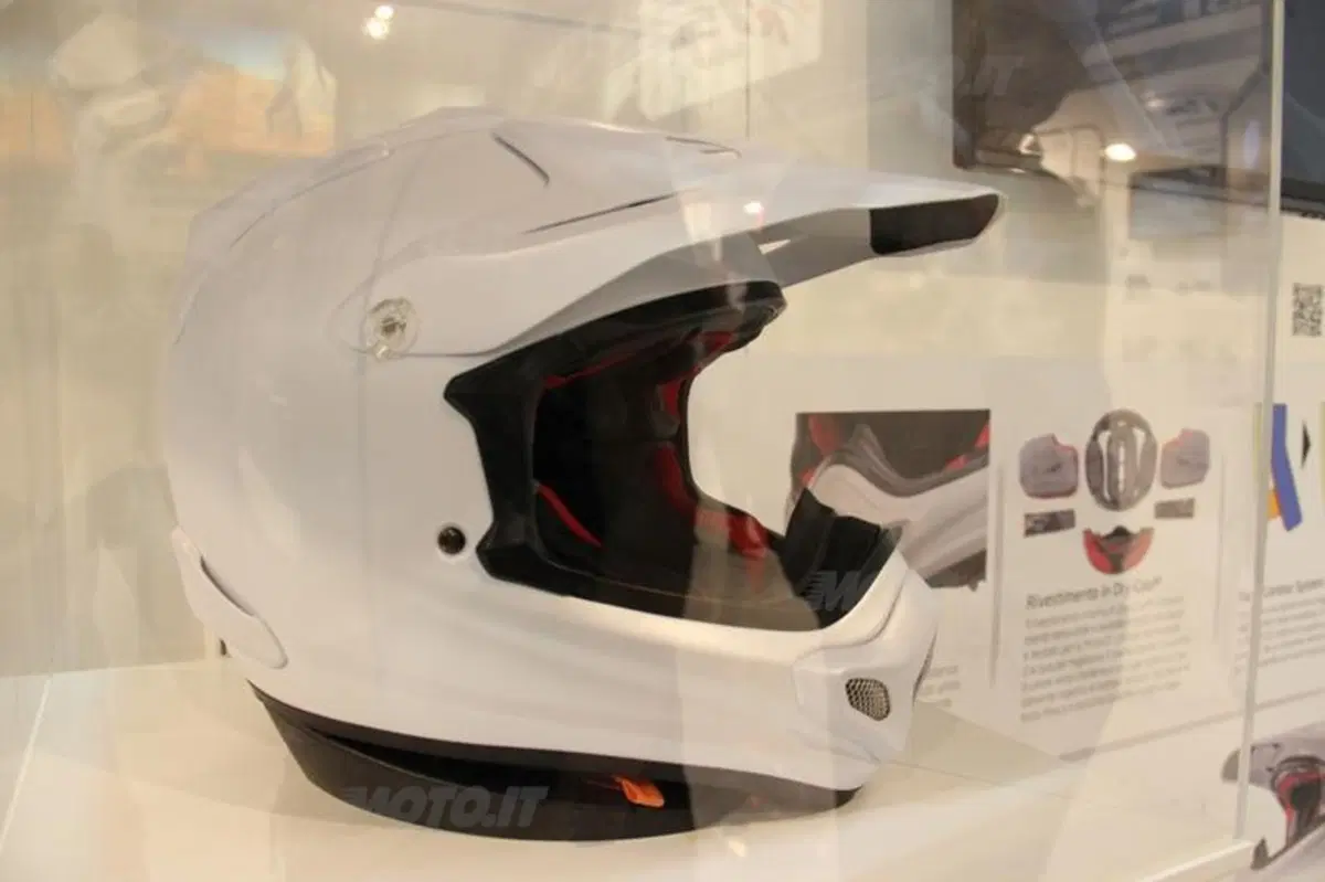 EICMA 2013: nuovo casco offroad Arai MX-V (4)
