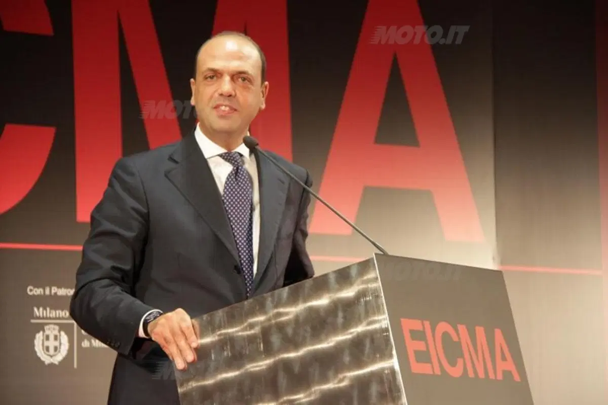 EICMA 2013. Alfano: "Necessario diminuire tasse e regole per aiutare l'industria della moto" (8)