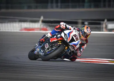 SBK, GP del Portogallo a Portimao: Michael Van der Mark si aggiudica la Superpole Race