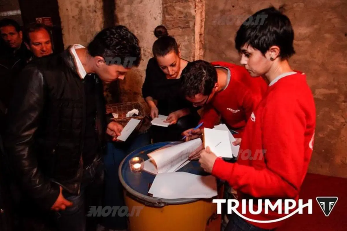 EICMA 2013: le classiche Triumph protagoniste delle serate milanesi (20)