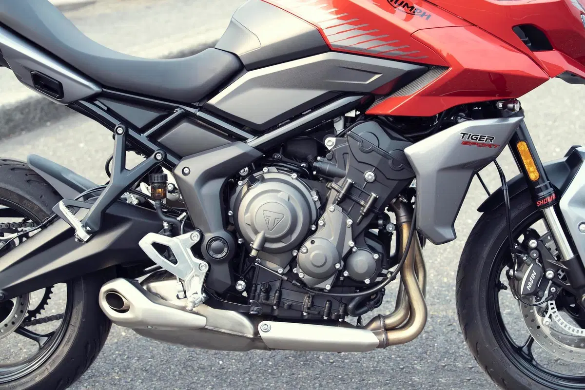 Triumph Tiger Sport 660: dati, prezzo, foto (2)